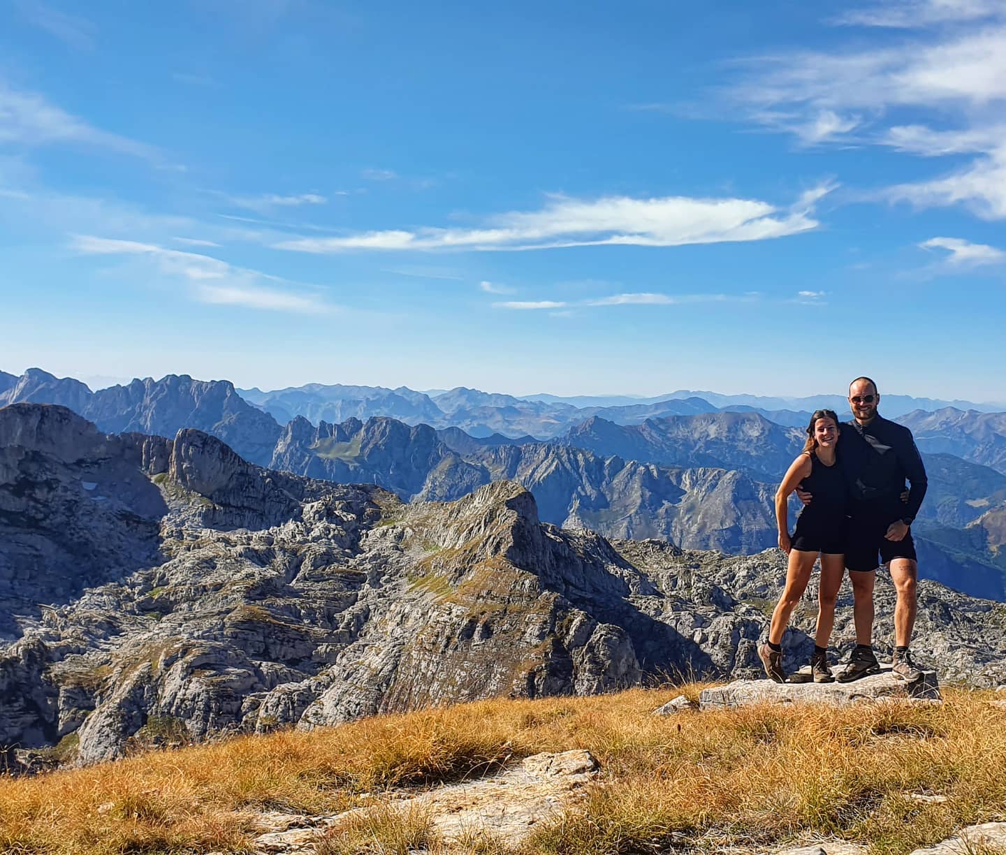 Just in time for the timer 📸I love how not-touristy it is in Montenegro. It's means we always have to bring our tripod though 😂This photo was taken on the highest peak of Montenegro. Although, some say this one is the highest, some say Bobotuv Kuk is.It's a long & exhausting hike, and highest peak or not: the 360 views are so so so rewarding and worth every step 💛Fact: this hike is part of the Peaks of the Balkans trail.#montenegro #hikinginmontenegro #hikingmontenegro #hikingthebalkans #peaksofthebalkans #zlakolata #gomontenegro #hikingineurope #KollataeKeq #ЗлаКолата #dutchblogger #travelblog #outdooradventures #mountaingirl #natureismyplayground #mountainadventures #adventurespirit #hikingtheglobe #wereldwijdwandelen