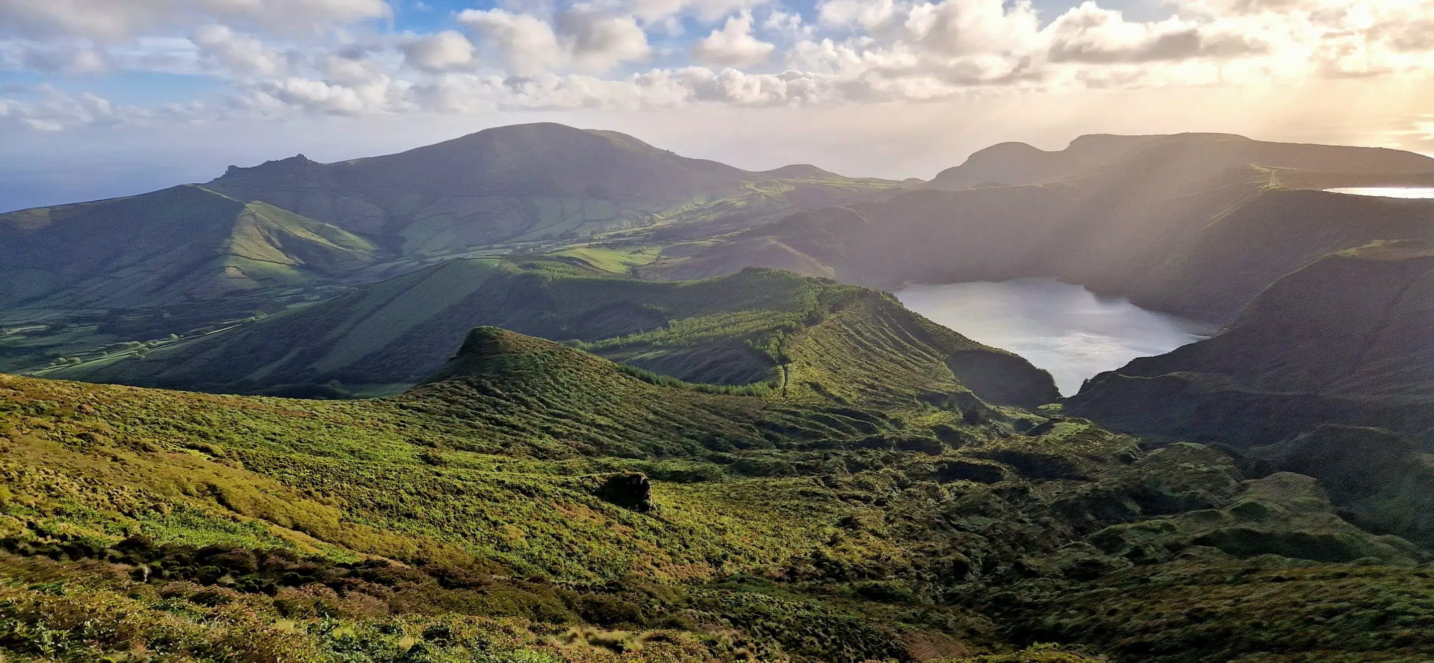 Hier zie je Faial tijdens het wandelen op de Azoren